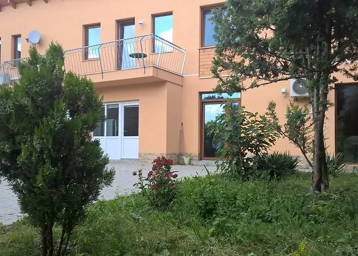 Kazinczy Apartment